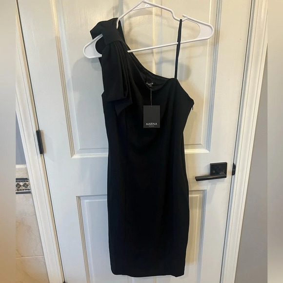 NWT Marina Asymmetric Neck One Bow Shoulder Sleeveless Stretch Crepe Dress - Picture 6 of 10